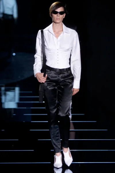 Look 19